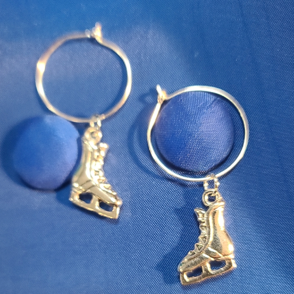 Ice Skate Dangle Hoop Earrings In Silver tone NWT